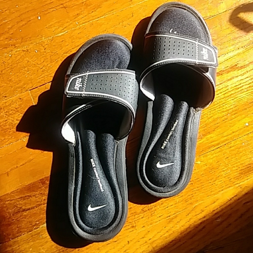 Nike flip flops